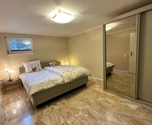 Schlafzimmer 180x200 (neue Bett1 Matratzen in 09/25)